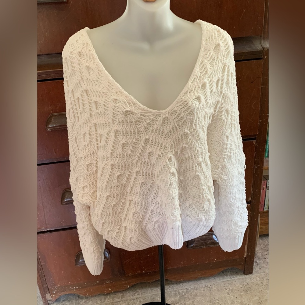 Small Favlux cream oversized cropped loose, open-knit deep V-neckline sweater